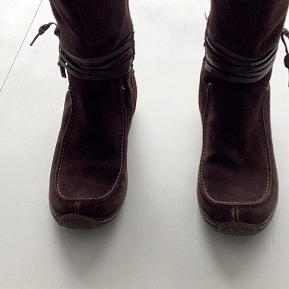 Timberland Suede Winter Boots in Size 7.5 - Picture 5 of 8